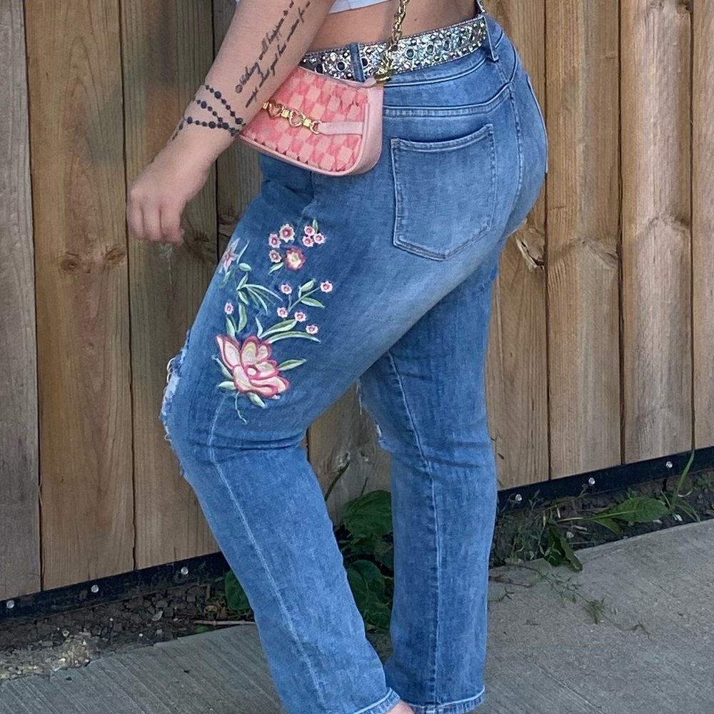 Flower patched jeans